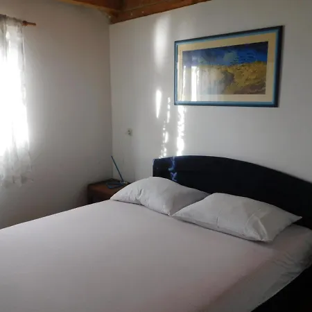 Aba Zut Island House
